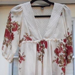 Coco & Chase Beige & Red Floral Tunic! S